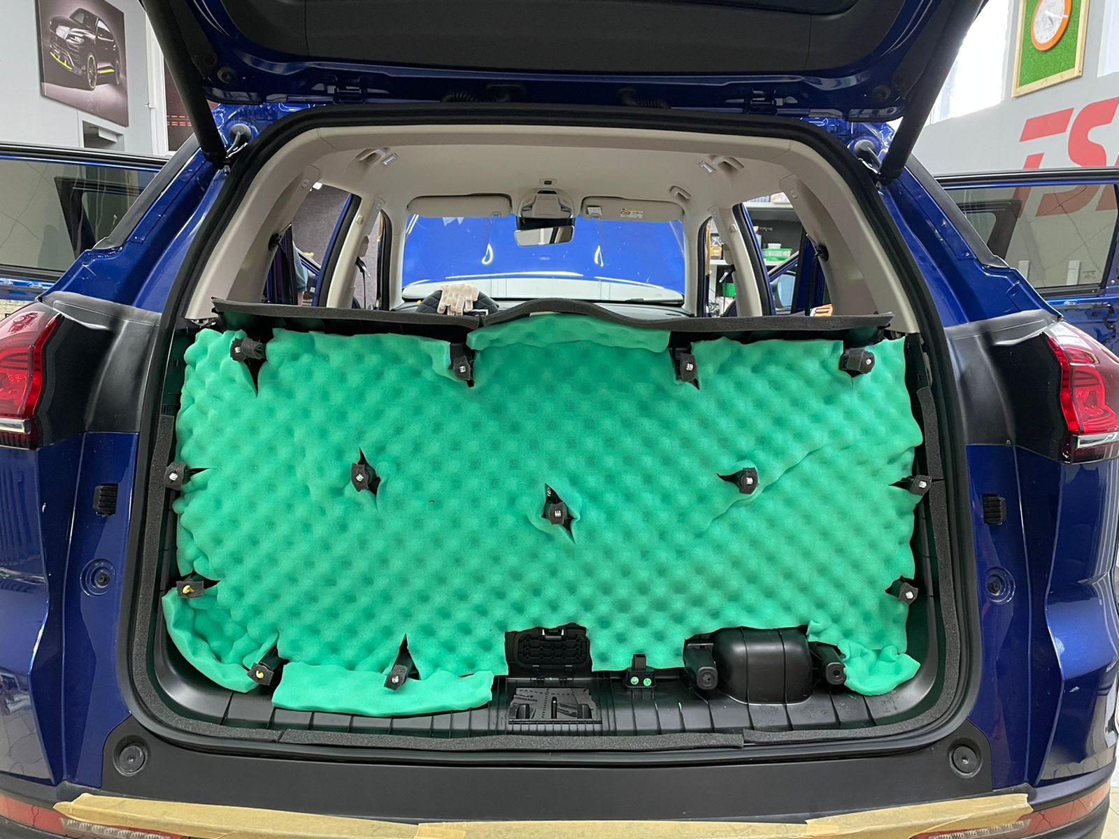 обшивка шумоизоляция Geely Atlas Pro крышки багажника шумопоглотитель+ антискрип